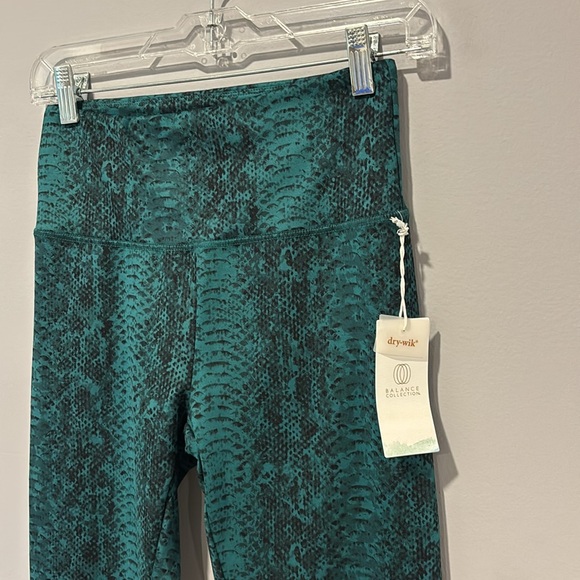 Green Snake Print Leggings - Picture 2 of 4